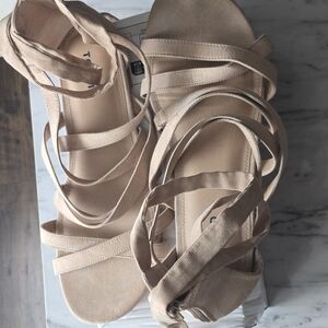 Women's Tan Strappy Sandals